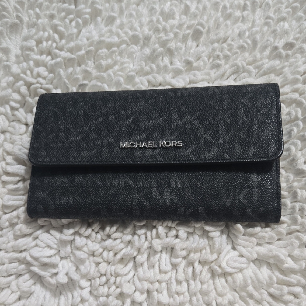 Michael Kors Charcoal Textured Wallet